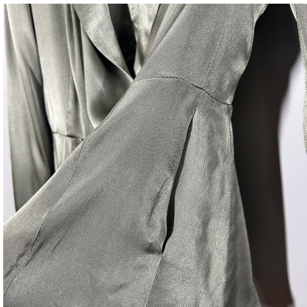 VICI Women's Satin Blazer‎ - Small  - Sage - Picture 5 of 11